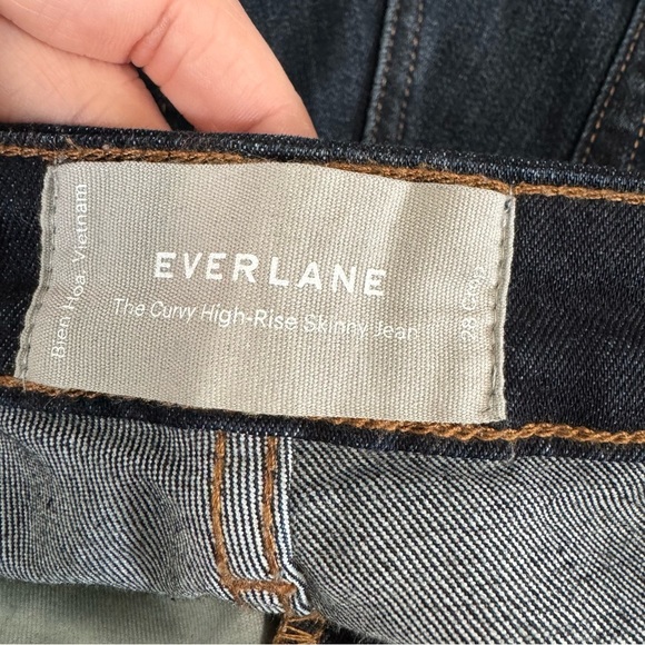 Everlane The Curvy High Rise Skinny Jeans in Dark Wash - Picture 4 of 7